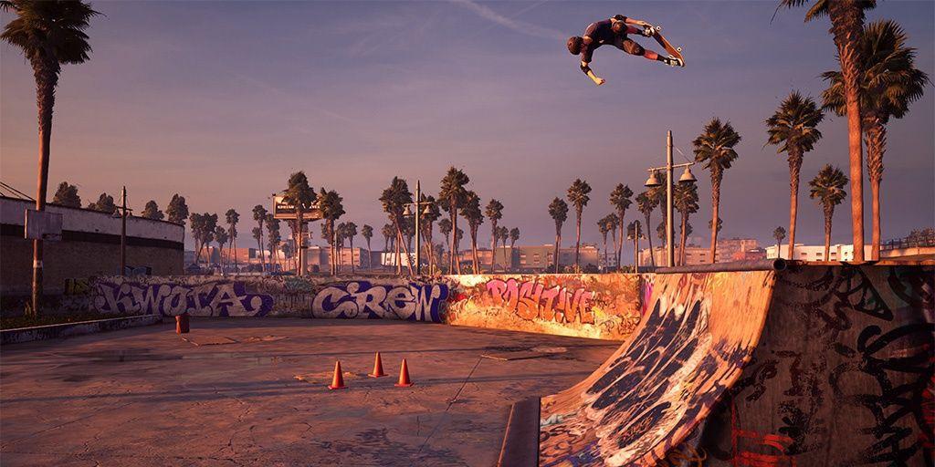 Um skatista fazendo um half-pipe em um Los Angeles Skate Park no Tony Hawk's Pro Skater 1+2
