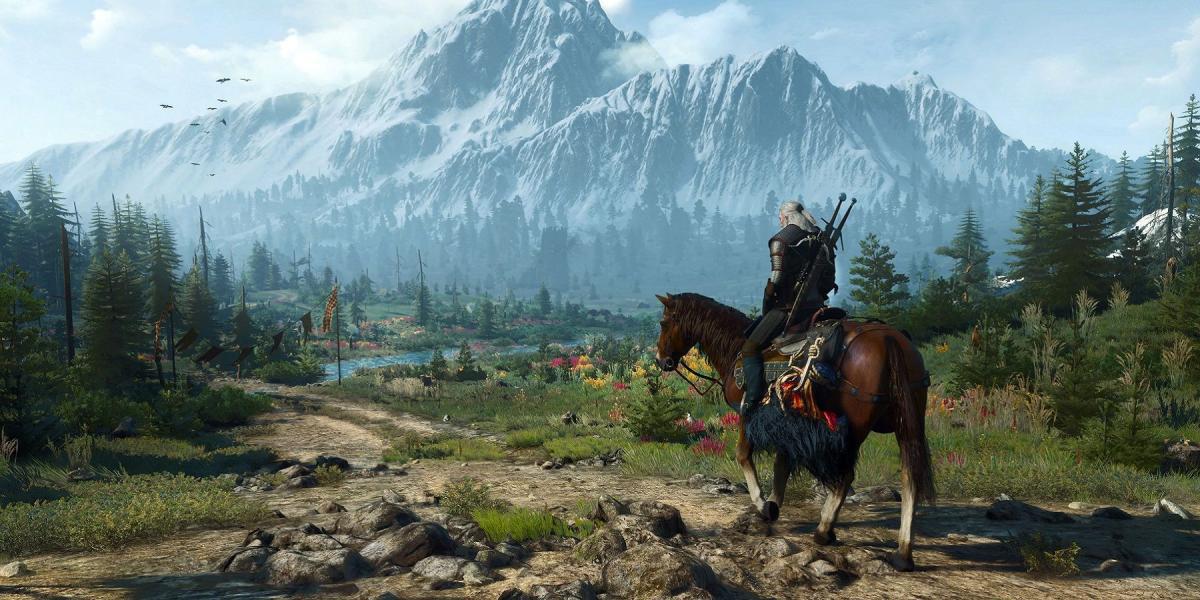 Imagem de The Witcher 3 mostrando Geralt olhando para uma montanha ao longe.