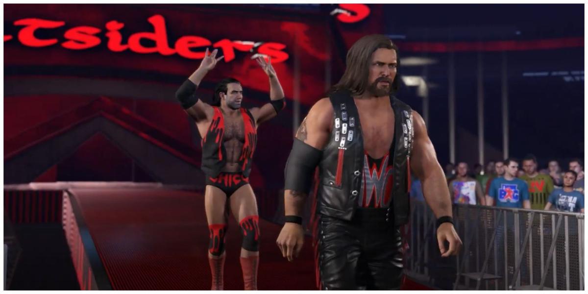 A equipe Outsiders de Scott Hall e Kevin Nash caminhando para o ringue em WWE 2K23