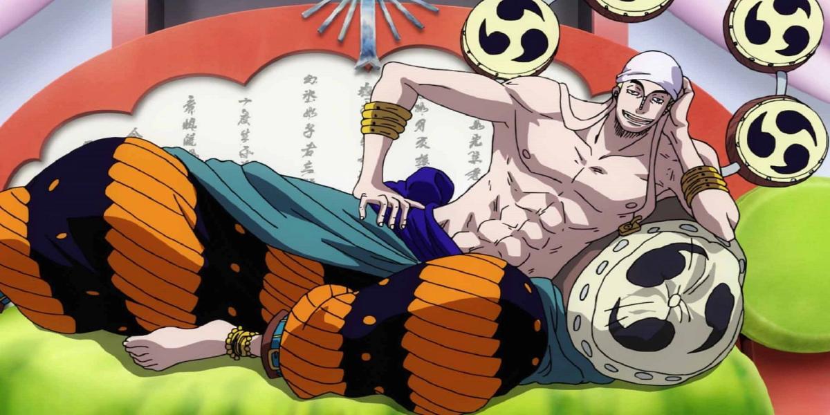 One Piece God Enel descansando contra um pano de fundo colorido