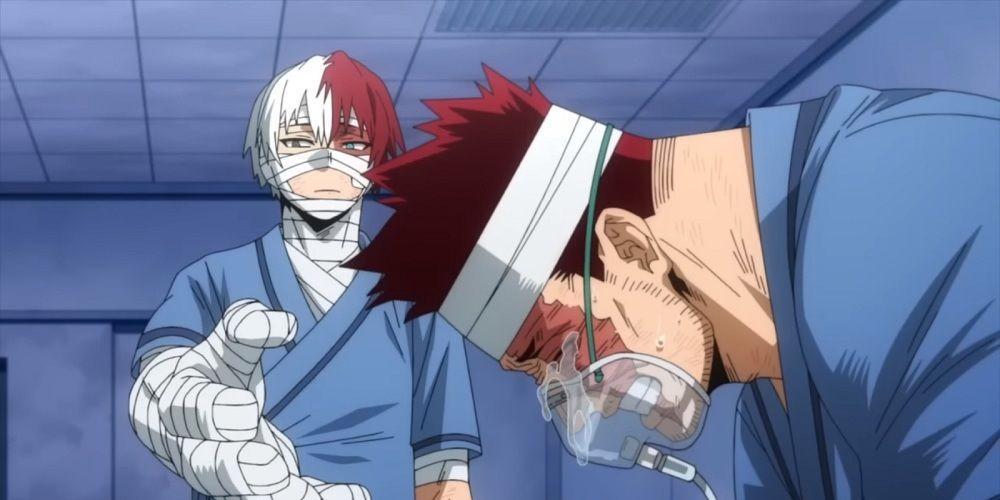 Um Shoto ferido falando com um Endeavor hospitalizado no anime My Hero Academia