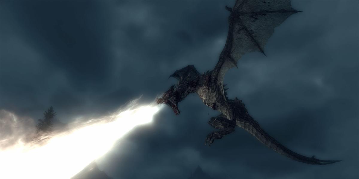 Skyrim dragão cuspindo fogo em vôo