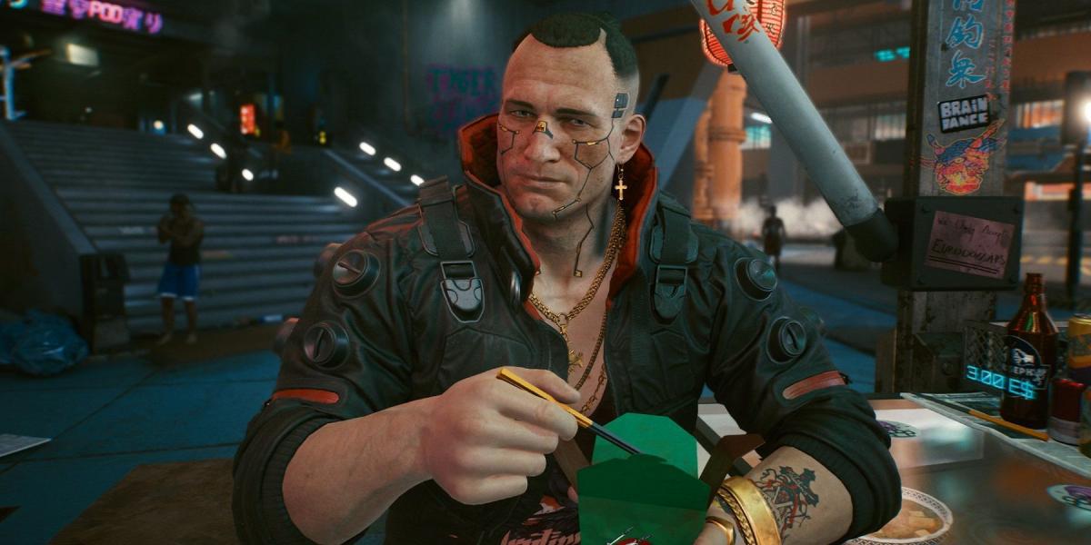Captura de tela do Cyberpunk 2077 mostrando Jackie Welles comendo macarrão com pauzinhos.