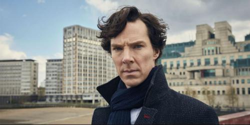 A 5ª temporada de Sherlock seria escrita pelo criador 'amanhã' se o elenco assinasse