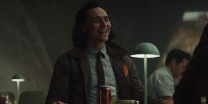 A entrevista de Tom Hiddleston na Vanity Fair destaca questões importantes sobre Loki