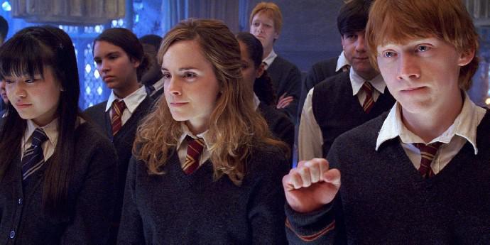 Atriz de Harry Potter se abre sobre enfrentar racismo online durante as filmagens