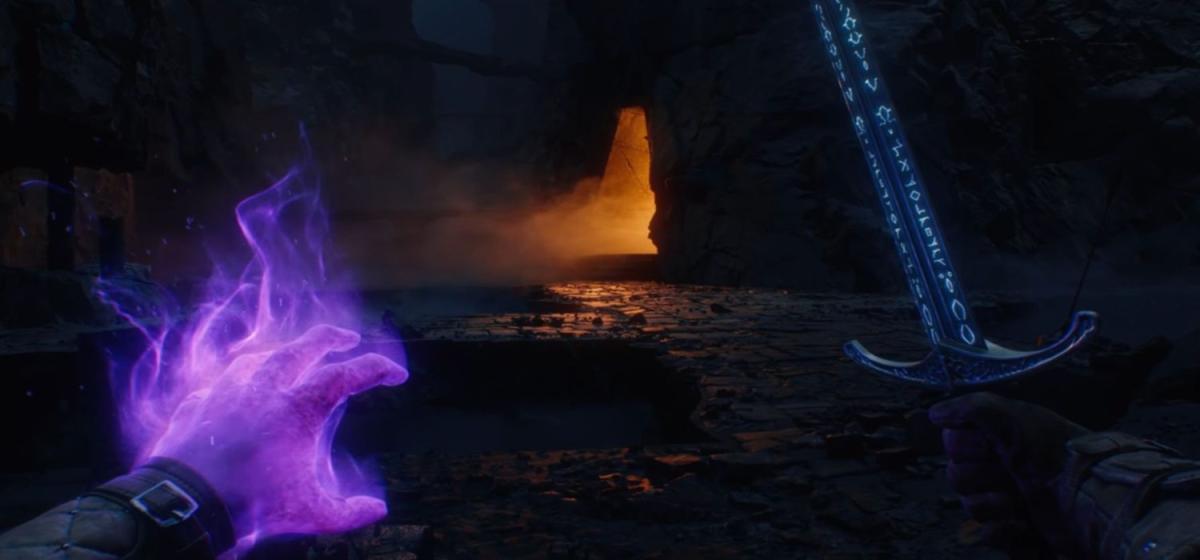 Trailer de revelação declarada, o jogador usa sinais mágicos e uma espada adornada com runas.