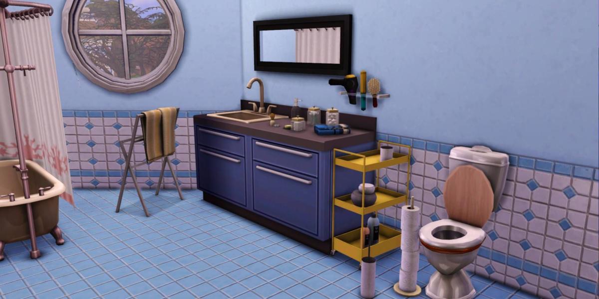 Um banheiro azul e amarelo mostrando a desordem CC, incluindo um carrinho, porta-papel higiênico e vários itens de balcão