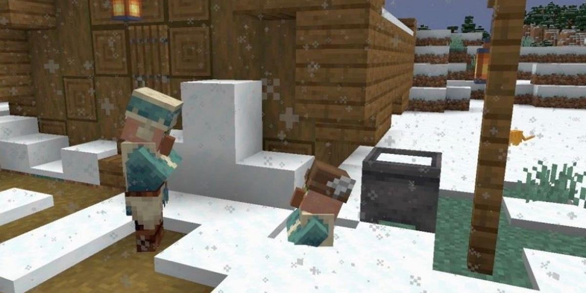 Jogador de Minecraft afundado na neve em pó olhando para outro jogador perto do prédio