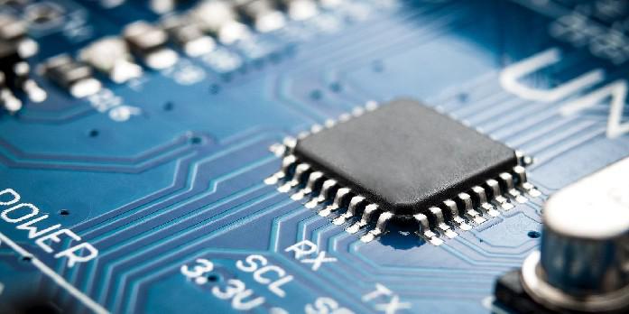 CEO da Intel acredita que a falta de chips durará até 2024