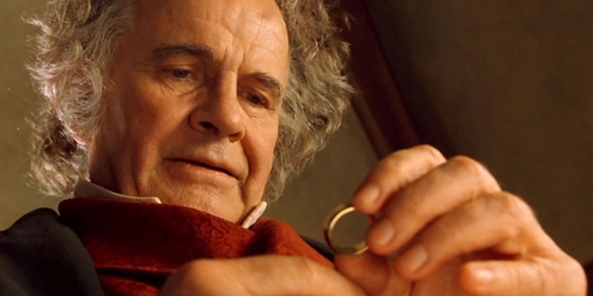 Velho Bilbo com o anel
