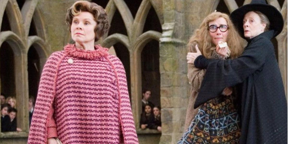 Umbridge (esquerda) e Professora McGonagall e Professora Trelawny em Harry Potter e a Ordem da Fênix