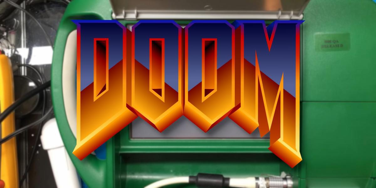 Fã de Doom faz jogo rodar em scanner de ultrassom médico portátil