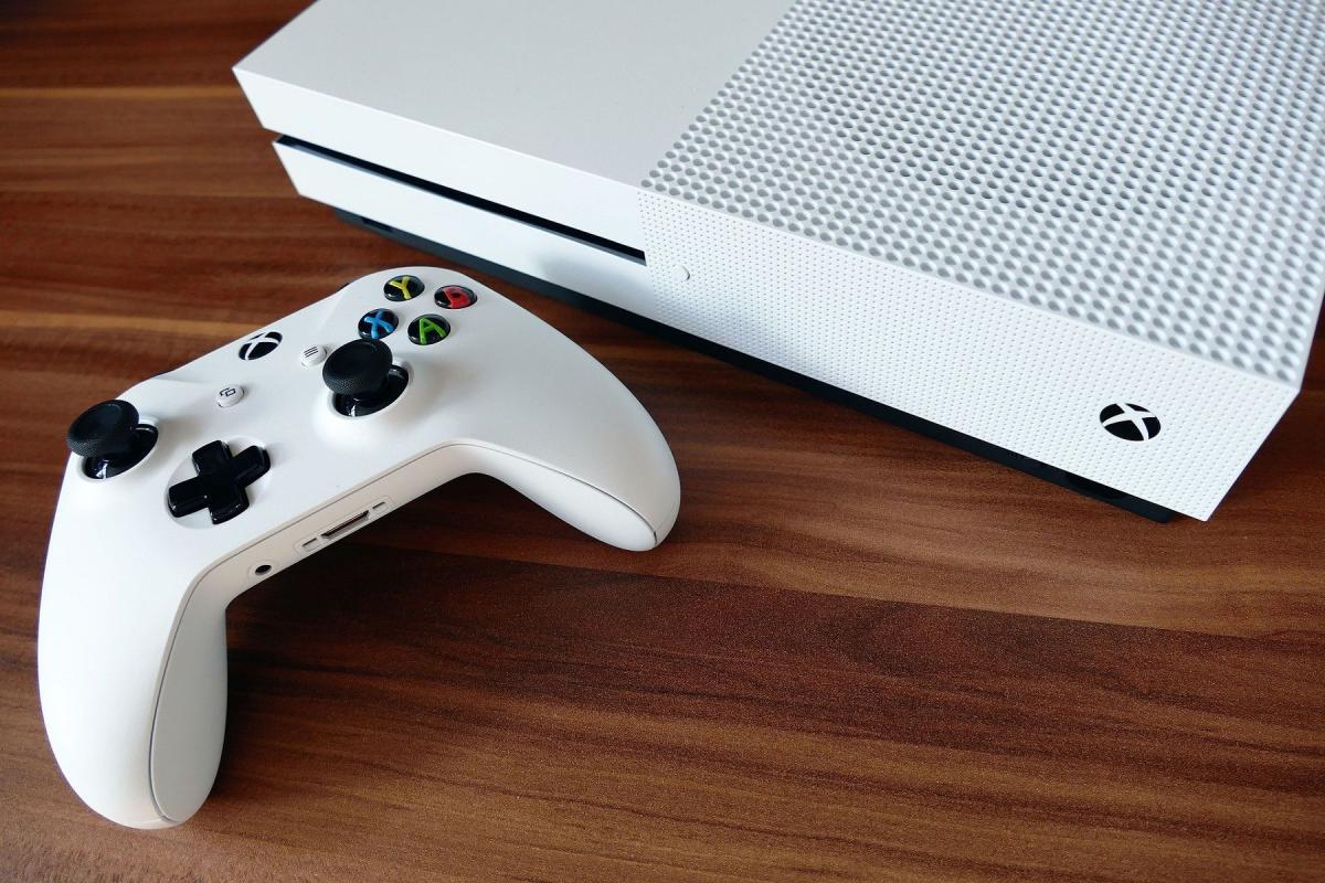 Gamer dá ao Xbox 360 uma reformulação impressionante com tema de zumbi