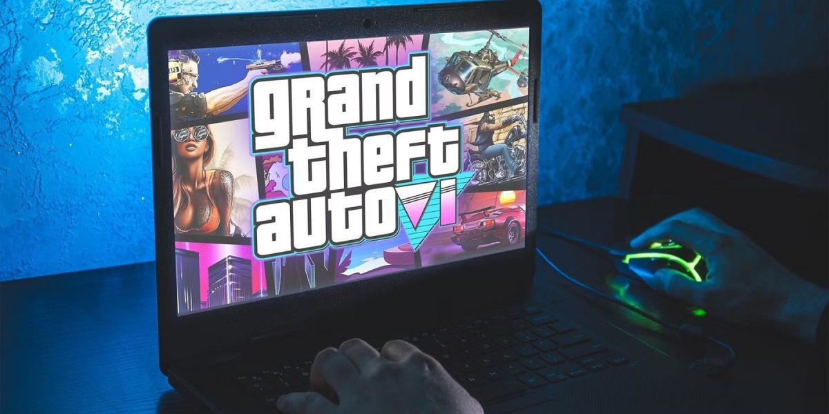 Foto de um laptop com uma imagem no estilo GTA 6 na tela.