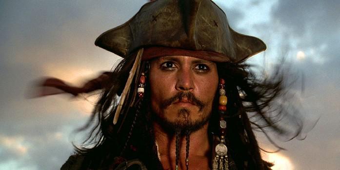 Jerry Bruckheimer comenta a possibilidade do retorno de Johnny Depp a Piratas do Caribe