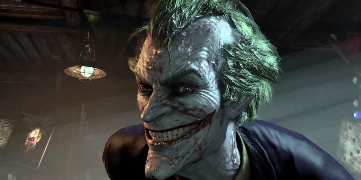 Coringa sorrindo em Batman Arkham City