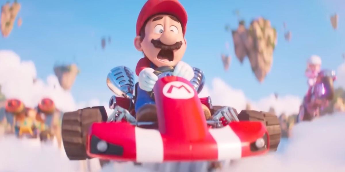 Mario dirigindo um kart em The Super Mario Bros. Movie