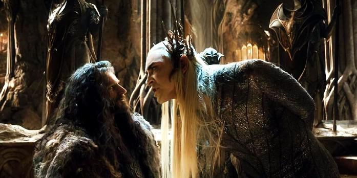 O Hobbit: Por que Thranduil e Bard ainda respeitam Thorin apesar de sua crueldade com a doença do dragão?
