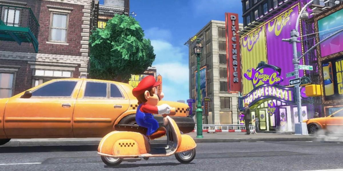 Mario andando de ciclomotor em New Donk City de Super Mario Odyssey