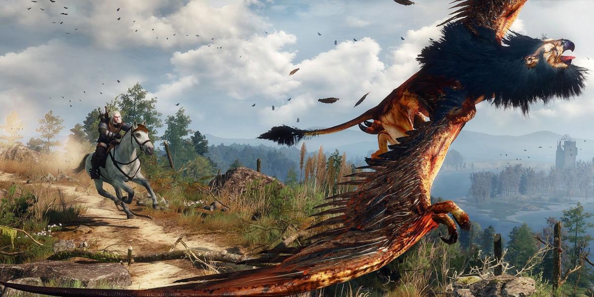 Geralt andando a cavalo perseguindo um monstro voador em The Witcher 3: Wild Hunt