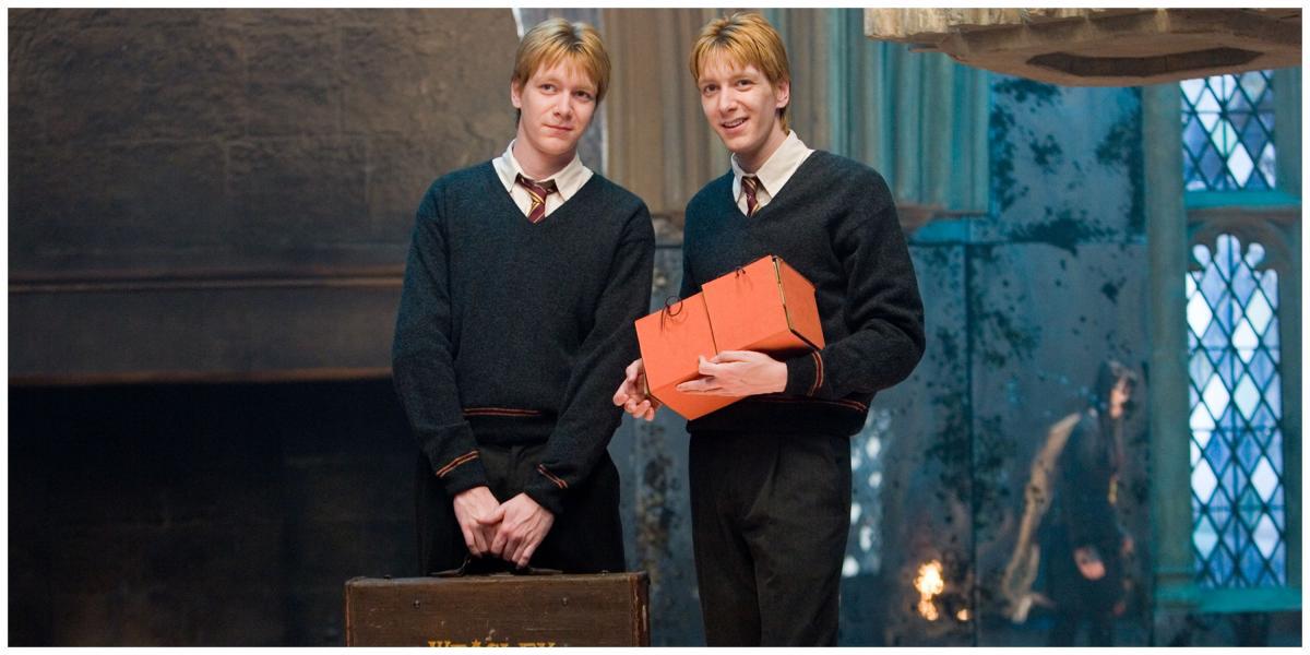 Fred e Jorge Weasley em Harry Poter e a Ordem da Fênix