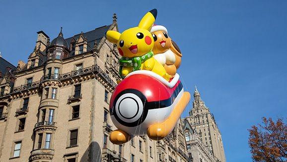 Pikachu e Eevee retornarão para o Desfile de Ação de Graças da Macy s 2022