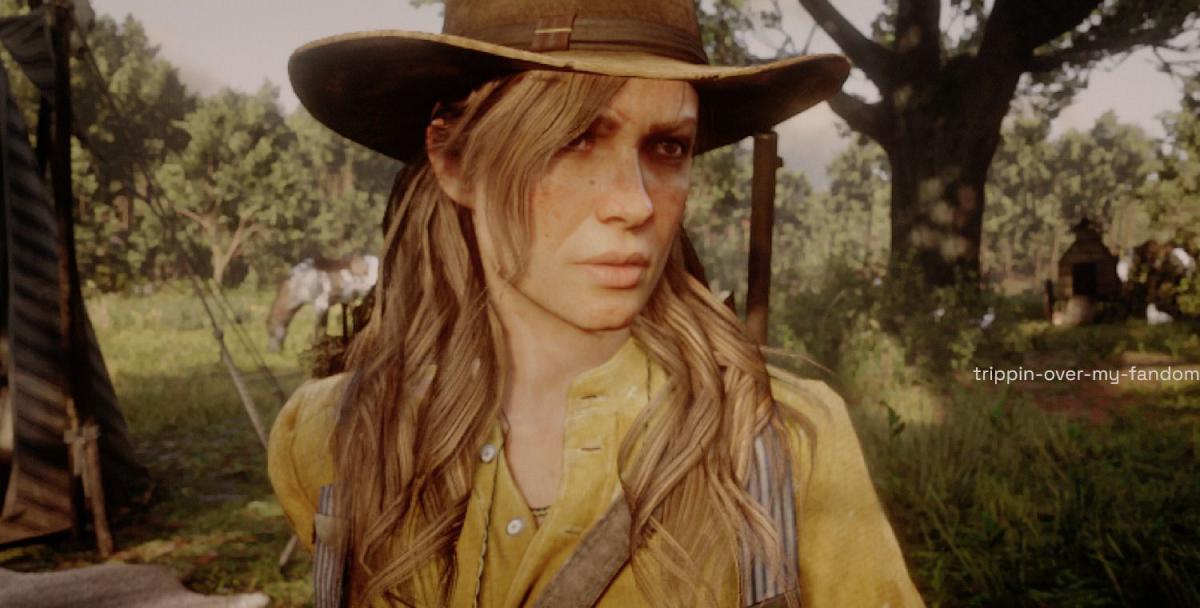 Red Dead Redemption 2 Sadie Adler no acampamento com chapéu de cowboy
