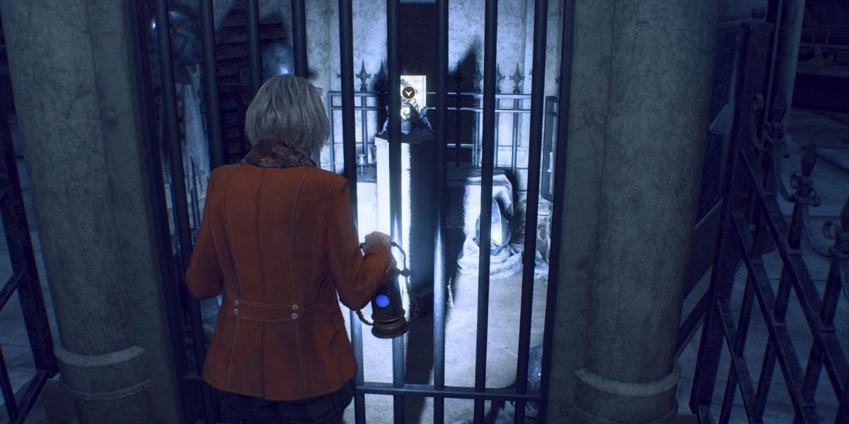 Resident Evil 4 Remake insígnia da família Salazar atrás da porta trancada do mausoléu