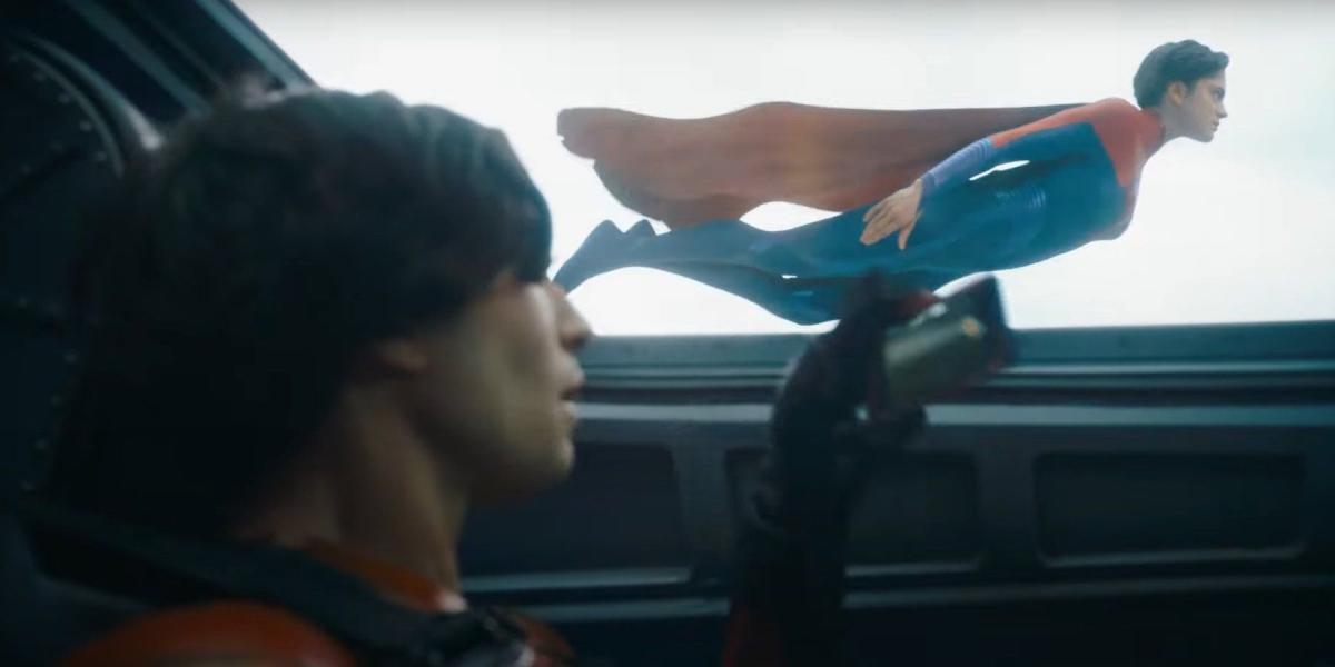 Sasha Calle, atriz de Supergirl, reage ao primeiro trailer de The Flash