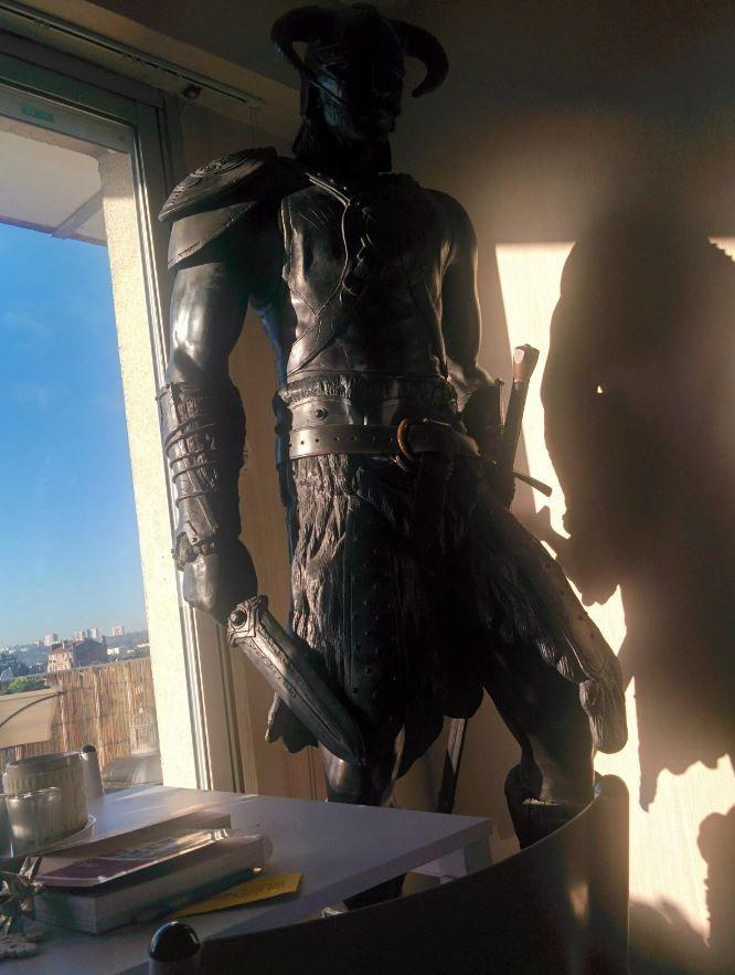 Skyrim Fan tem uma estátua gigante de um Dragonborn