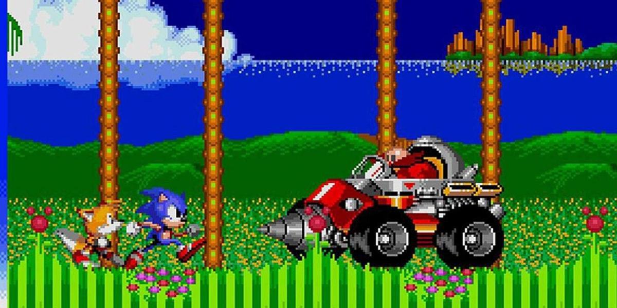 Robotnik lutando contra Sonic em um veículo