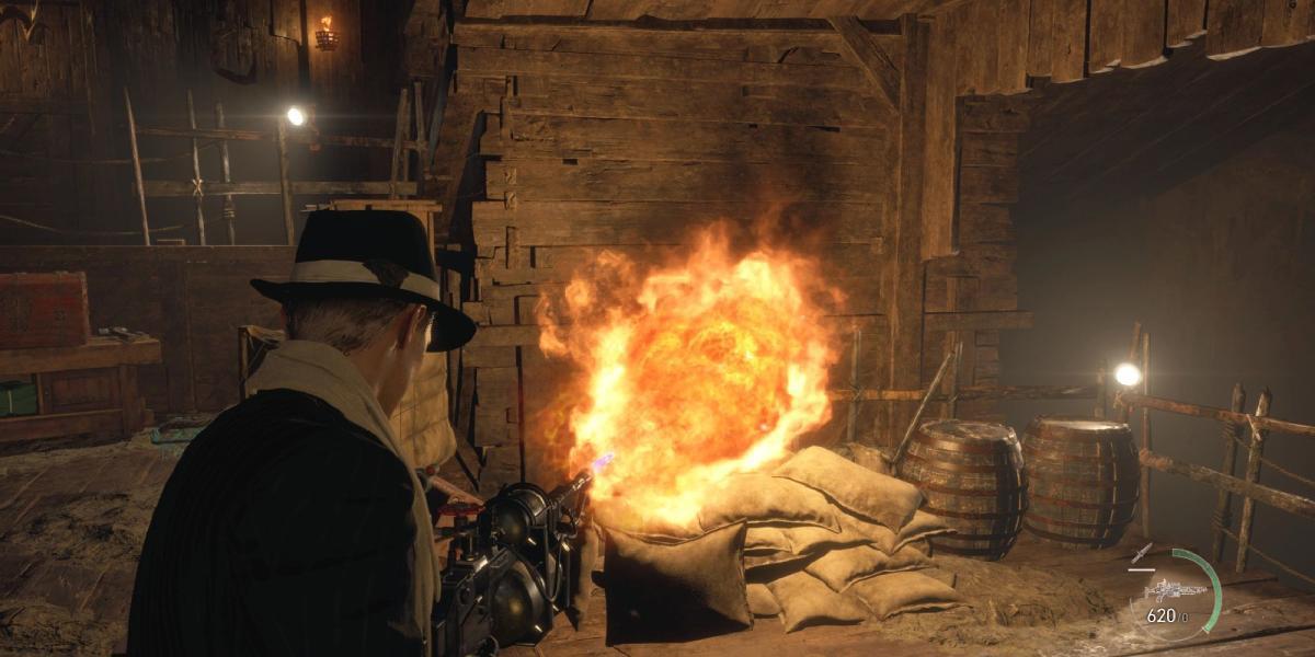 Leon disparando um lança-chamas