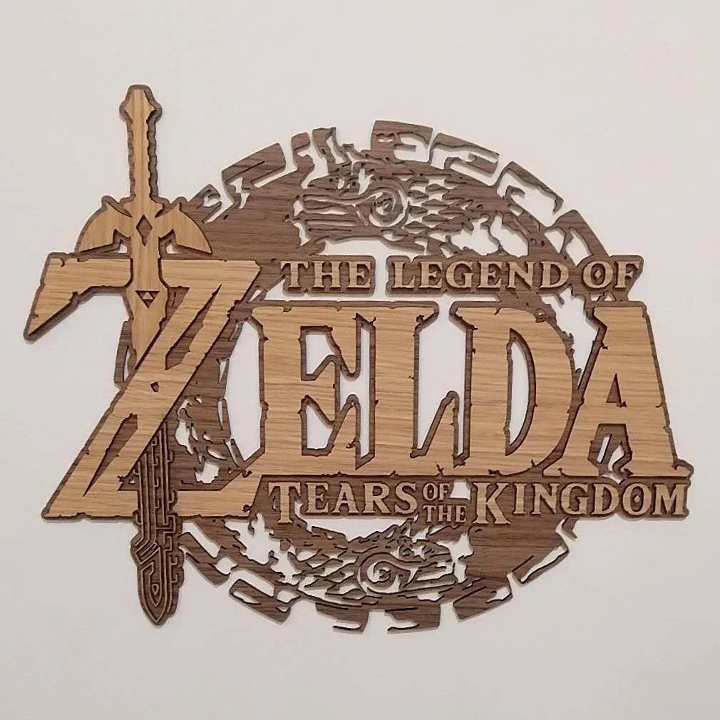 Zelda Fan faz impressionante escultura em madeira de lágrimas do logotipo do reino