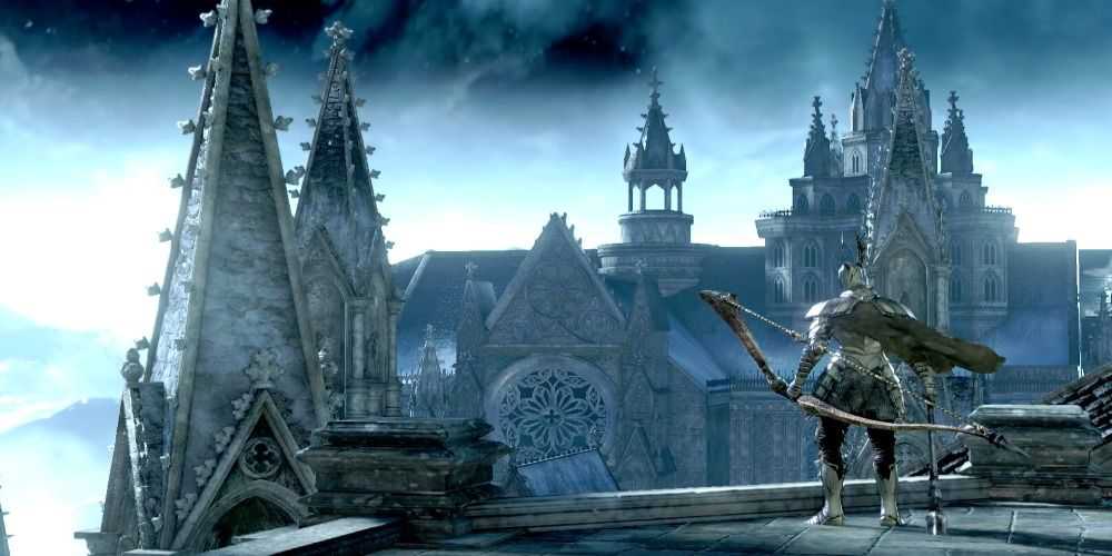 Silver Knight of Dark Souls overlooking Anor Londo