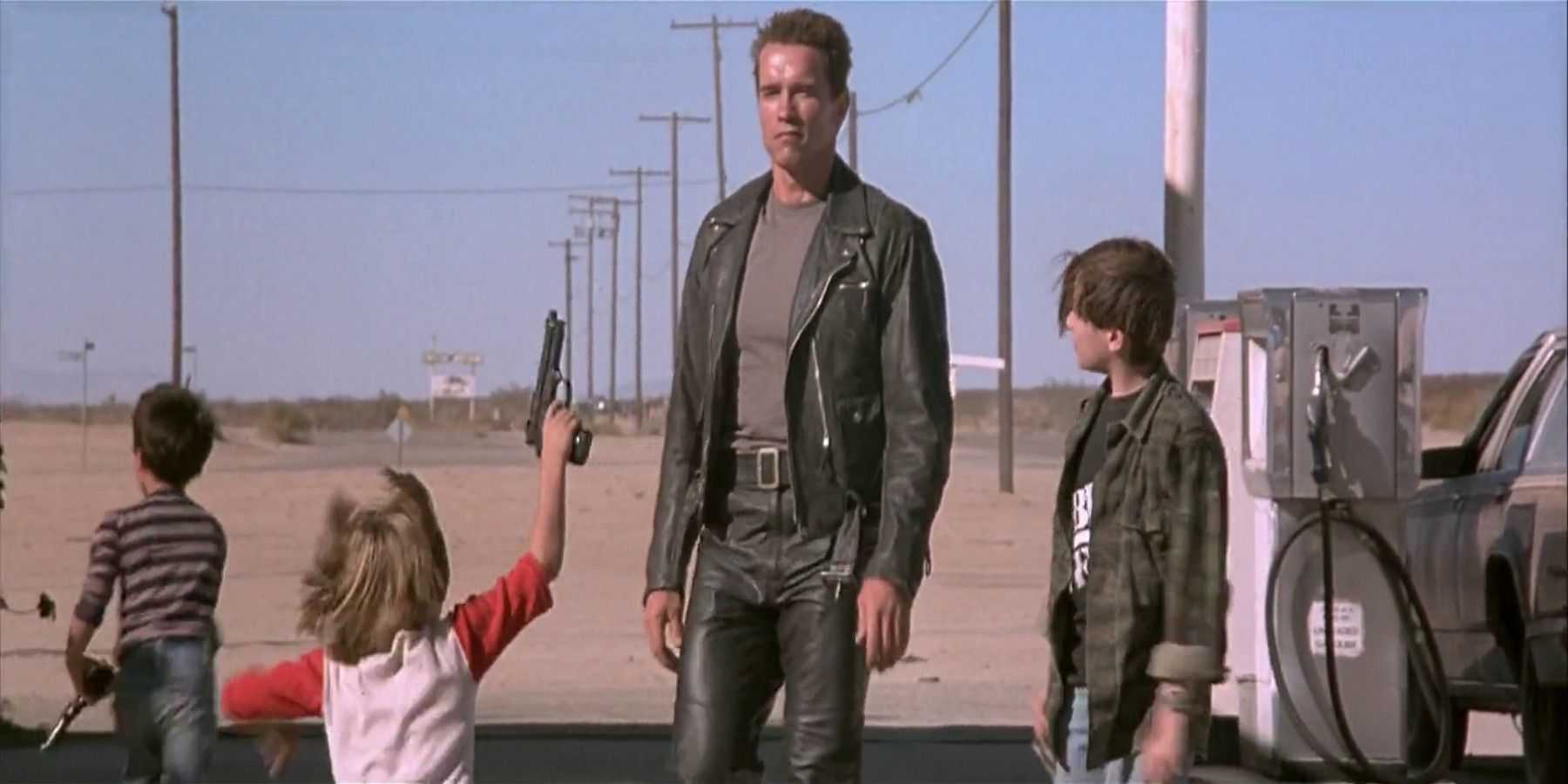 Kids Play With Toy Guns – Terminator 2