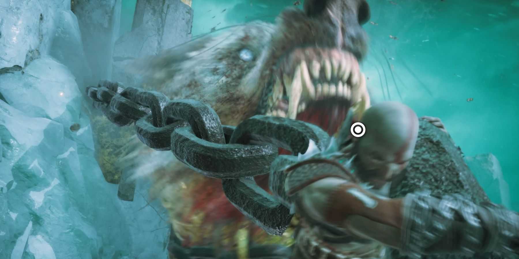 Kratos envolve Garm com correntes em God of War Ragnarok