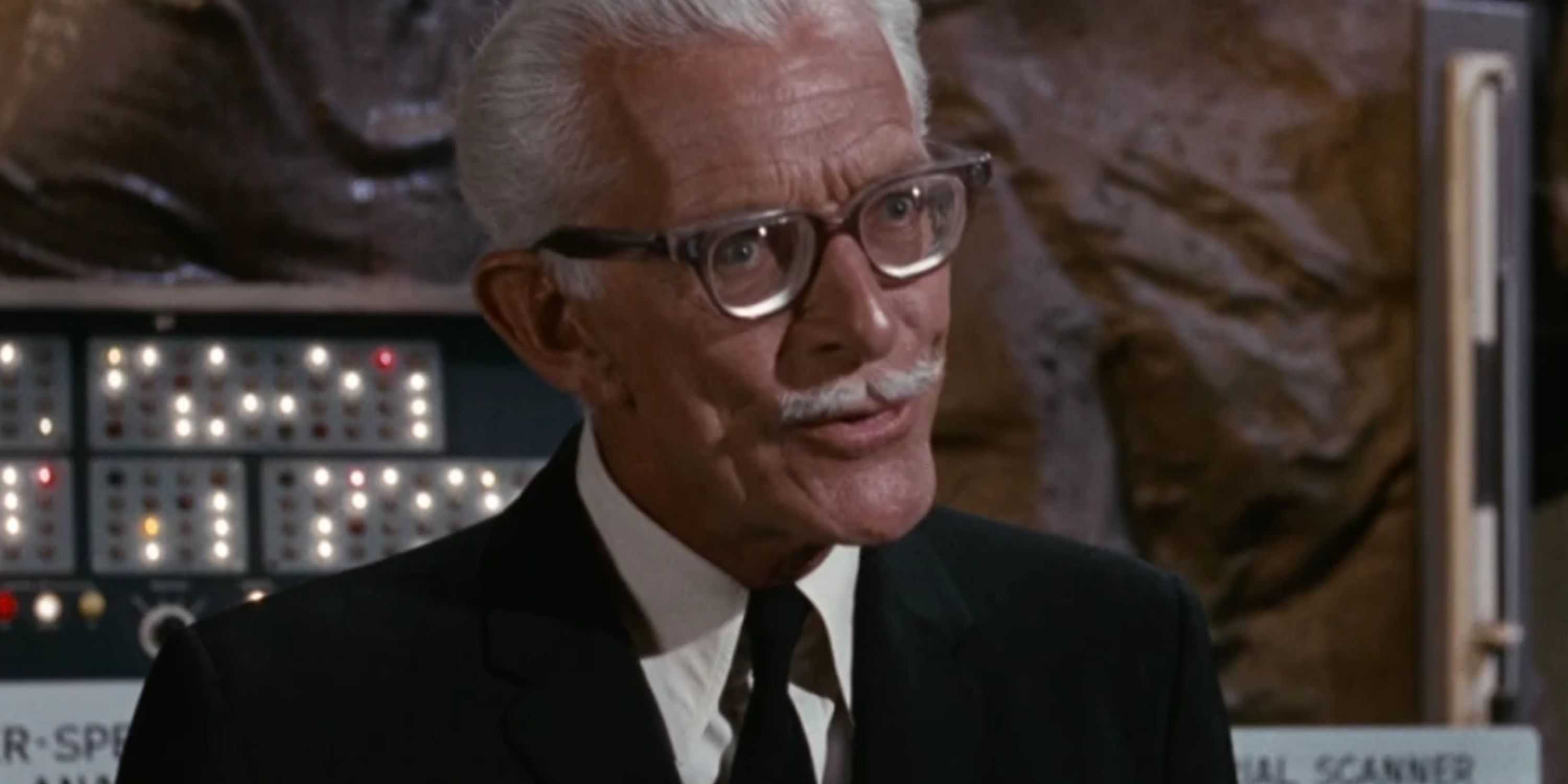 alan napier as alfred