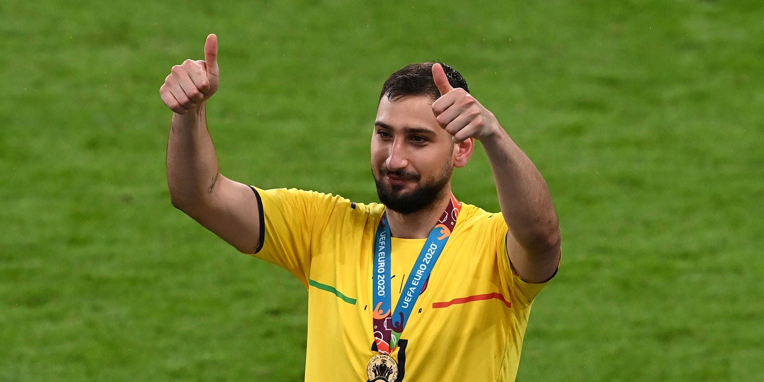 Donnarumma comemorando após seu heroísmo na EURO 2020