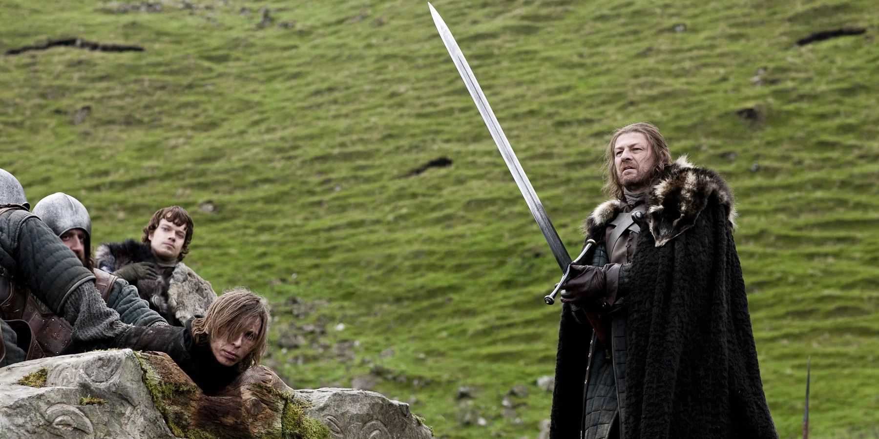 Ned Stark se prepara para punir um homem com sua espada Ice