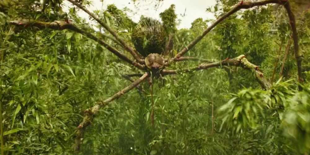 The Mother Longlegs hunting in Kong Skull Island.