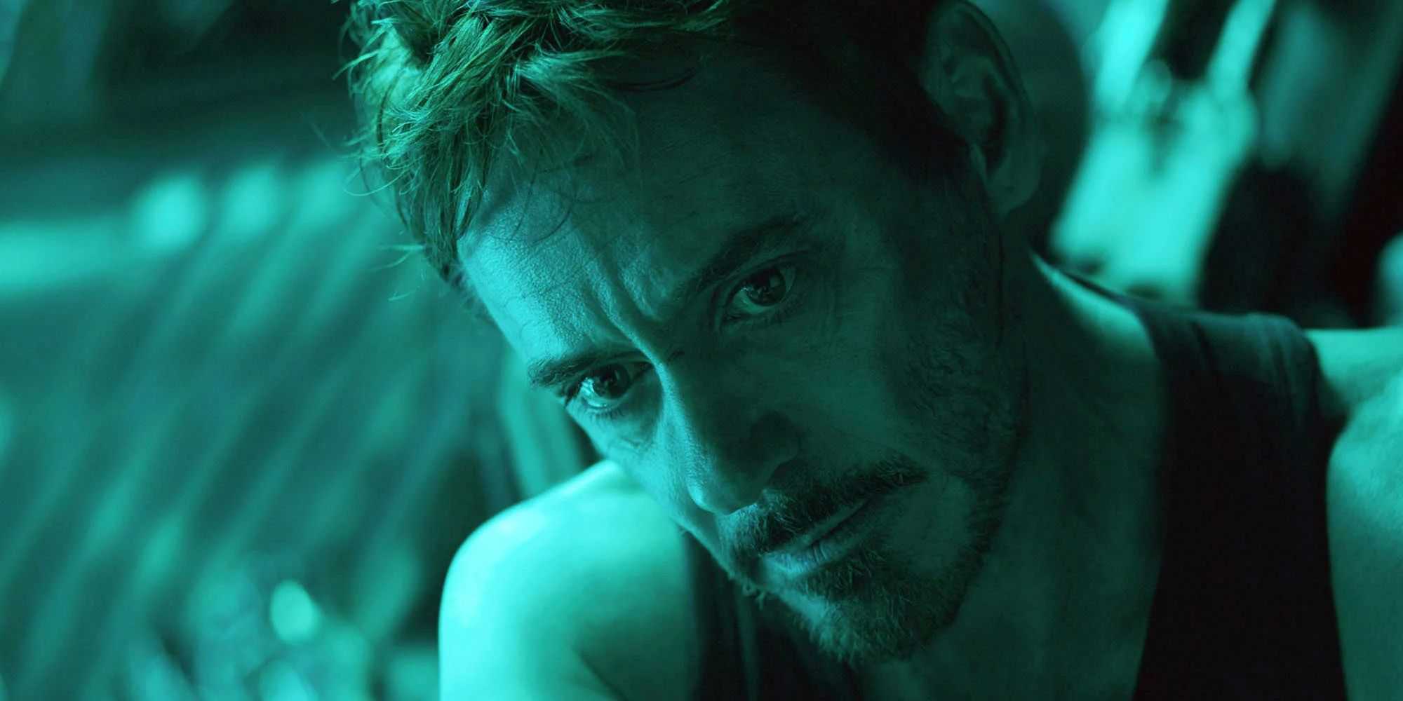 Tony Stark a bordo do Benatar no início de Vingadores Ultimato