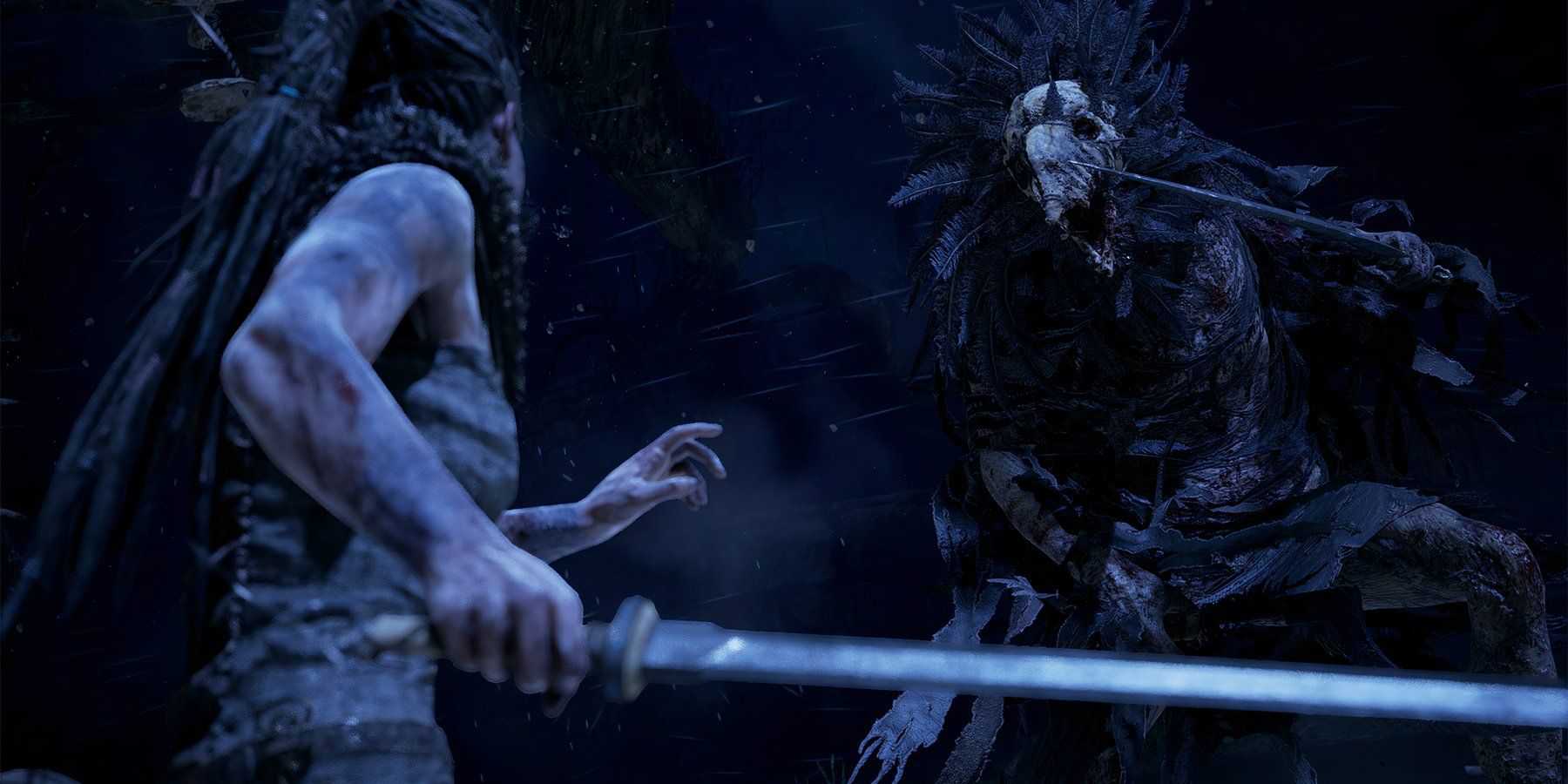 hellblade senua com espada contra demônio