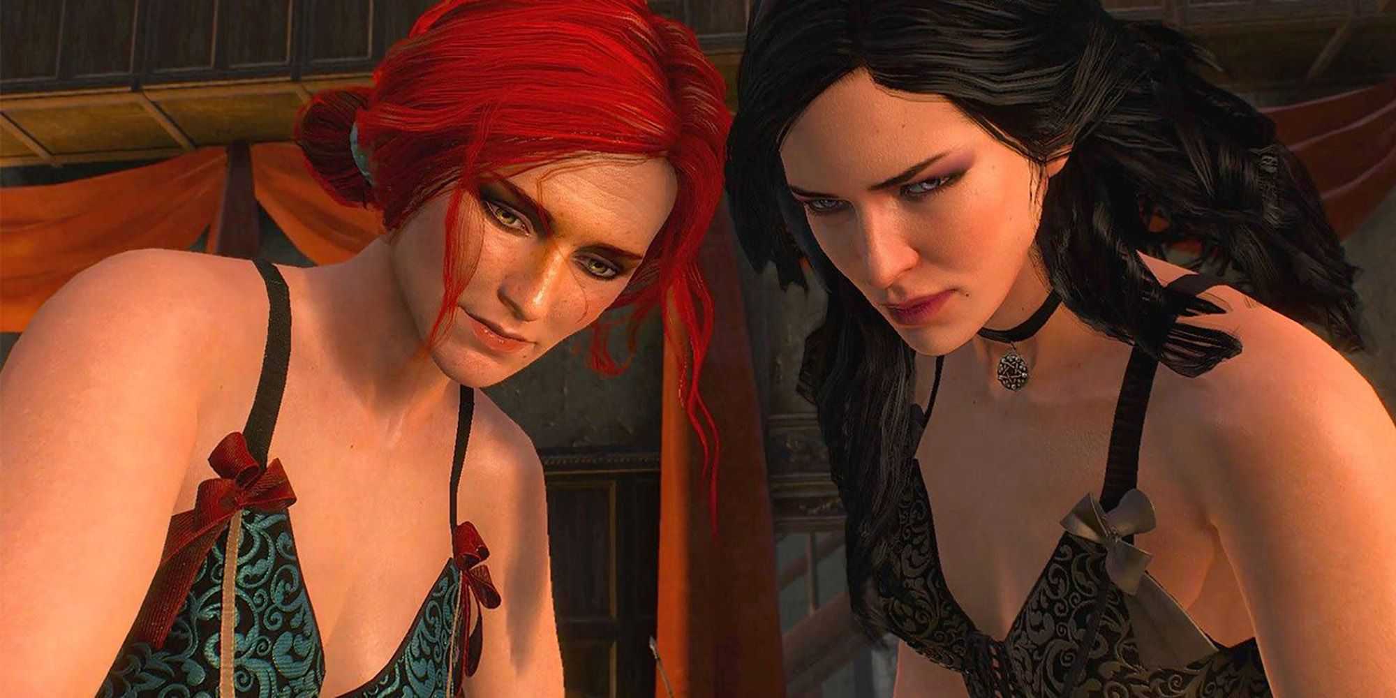 Witcher 3 - Still Frame do cinema onde Geralt tenta ter Triss e Yennefer