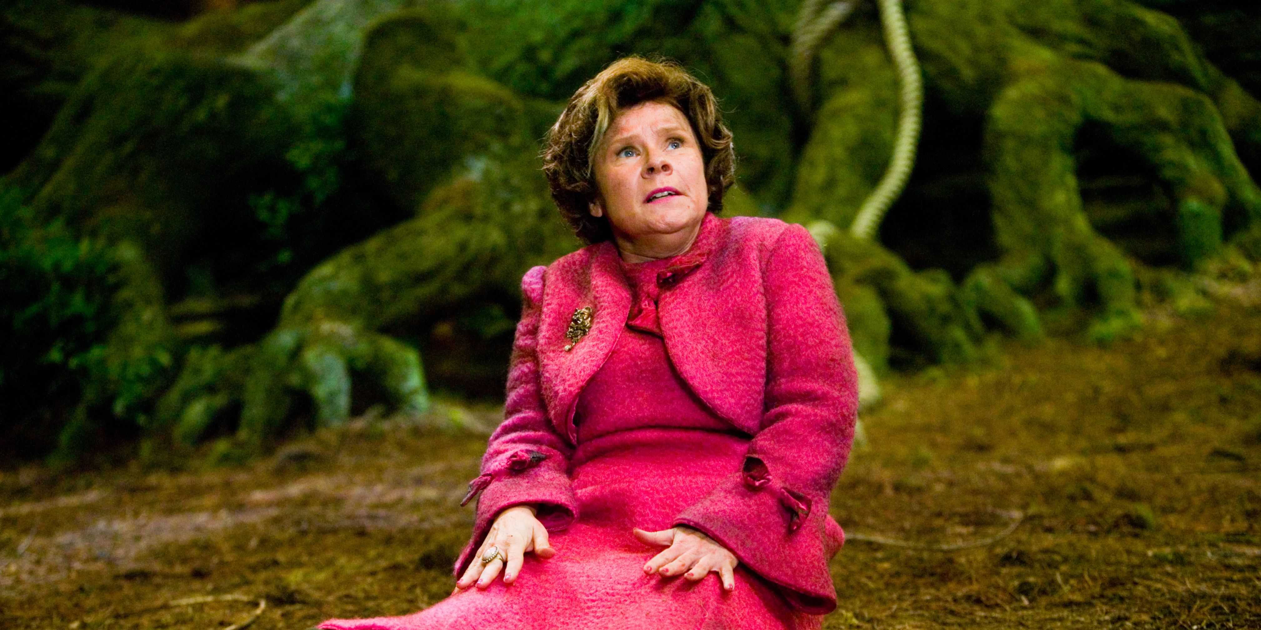 Umbridge sendo atacada por centauros em Harry Potter