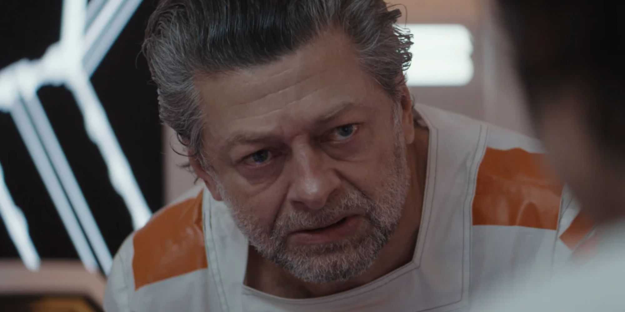 Serkis como Kino Loy em Andor