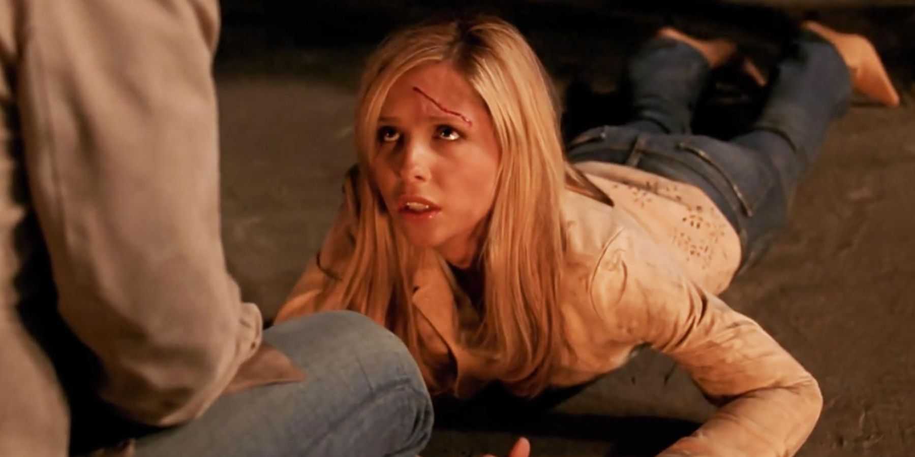 Buffy Summers (Sarah Michelle Gellar) lying on the ground in Buffy The Vampire Slayer